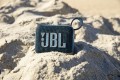 JBL_GO_4_LIFESTYLE_BLUE_4W8A2272_x1 kopia.jpg