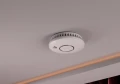Czujnik Dymu SafeMi SHS-10W na sufcie 2.webp